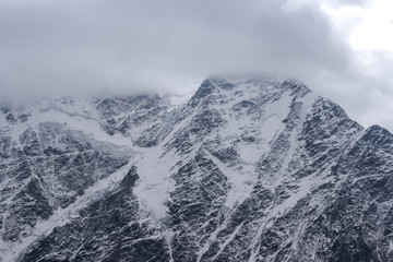 Obraz premium mount peak in a clouds