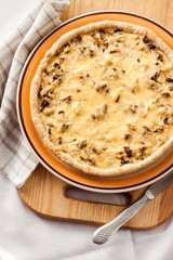 Chicken tart with mushrooms and cheese