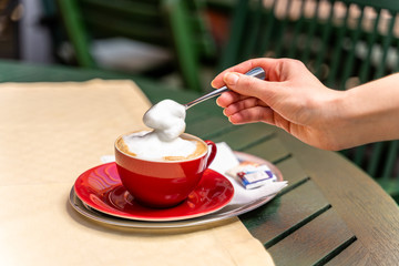 coffe red cup latte