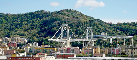 La zona est interessata dalla demolizione del ponte Morandi. 