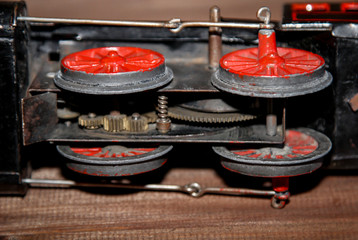 Detail einer mechanischen Spielzeuglok