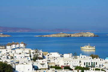 Obraz premium Top view of Mykonos bay on a September day