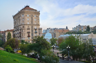 Fototapeta na wymiar Khreshchatyk, the main street of Kyiv, the capital of Ukraine and its soviet monumental architecture.