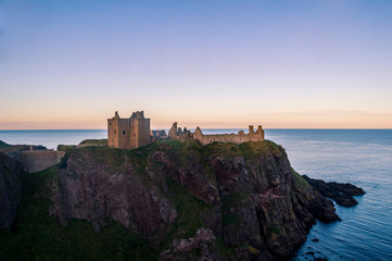 Obraz premium Dunnotar castle at sunset