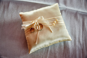 wedding ring pillow