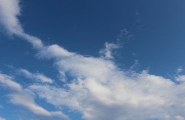 Obraz premium 雲が浮かぶ青空