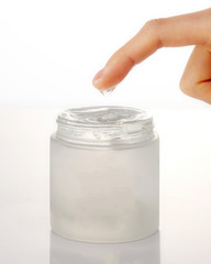 moisture gel. Moisturizing cream. touch with one's finger.