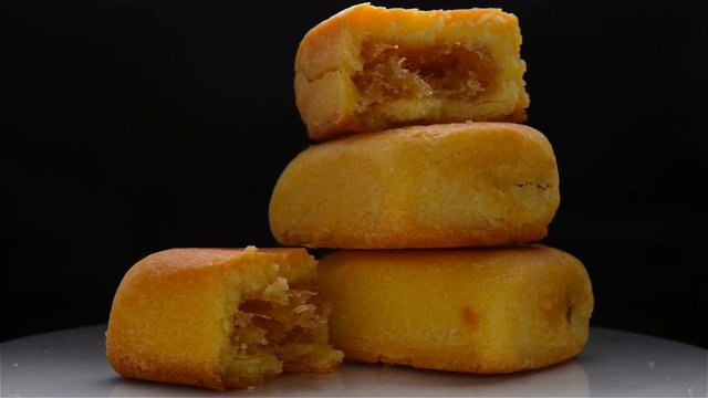 pineapple cake rotating