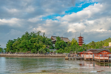 Fototapeta na wymiar 安芸の宮島の美しい風景