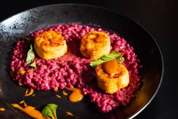 risotto with beetroot and scallops