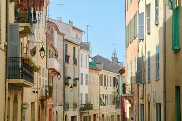 Stradina provenzale, Costa azzurra, Italia