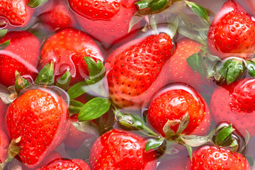 strawberries in the water, washing strawberries