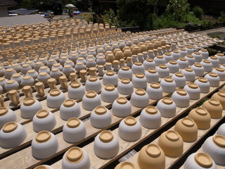 日田市小鹿田焼　陶器の天日干し