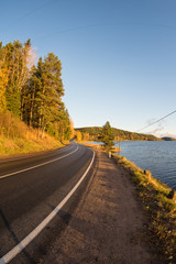 Obraz premium The road to the coast going into the distance