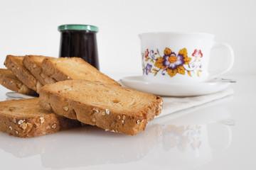 fette biscottate caffè latte e marmellata