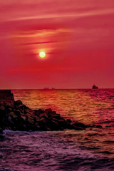 Obraz premium The Romance of the sun and the coast