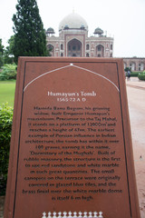 Cartel informativo de la Tumba de Humayun, en Delhi, India. Patrimonio de la Humanidad