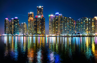 Obraz na płótnie Canvas Busan Marina city skyscrapers illluminated in night
