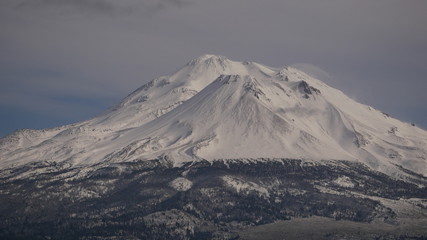 Fototapeta na wymiar Mount Shasta Califronia