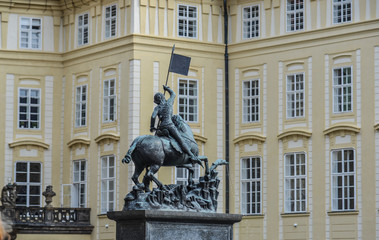 Obraz premium Bronze monument of hero in Prague