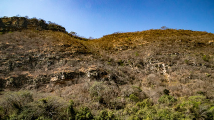  Magic mountains, sheer cliffs, monkeys, crocodiles - Canyon del Sumidero