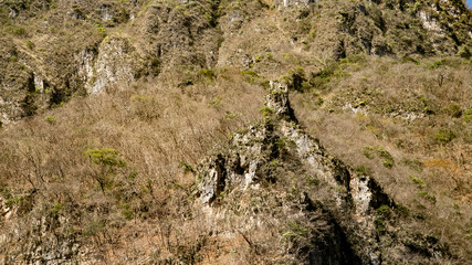  Magic mountains, sheer cliffs, monkeys, crocodiles - Canyon del Sumidero