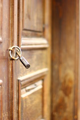 Obraz premium An Wooden Door With a Lock