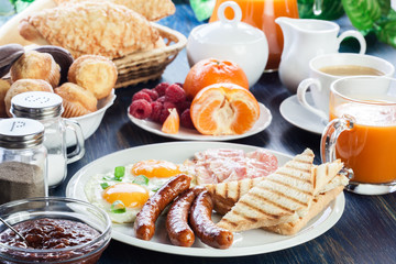 Obraz na płótnie Canvas Fresh english breakfast