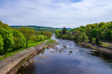 Fototapeta na wymiar Der Fluss Tummel bei Pitlochry in den schottischen Highlands