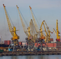 Harbor crane