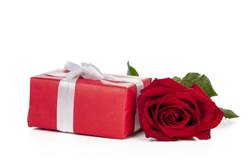 Giftbox and rose isolated on the white