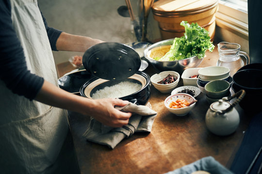 炊きたての土鍋ご飯