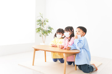 幼稚園・保育所・こども園で楽しく過ごす可愛い子供たち