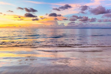 Fototapeta na wymiar Colorful sunset sunrise sky, cloud and ocean