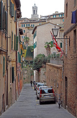 the narrow street in old town of Siena