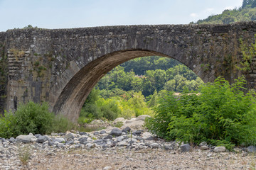 Fototapeta na wymiar bridge at the Ardeche