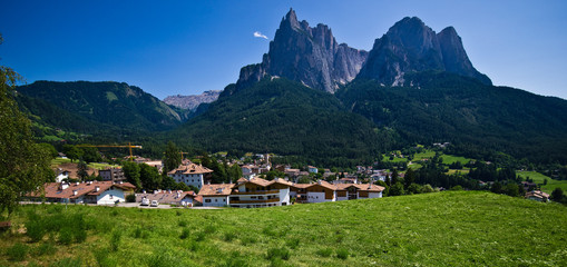 Fototapeta na wymiar Italy in summer, the Alps