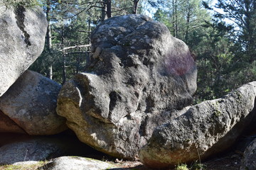 Las caras en las piedras