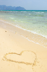 cuore sabbia vacanza in thailandia amore