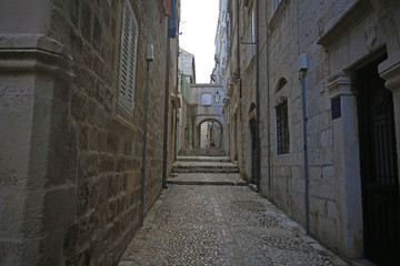 narrow street in old town dubrovnik 