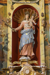 Le retable et ses statues latérales. Vierge de l'Assomption. Eglise Notre-Dame de la Gorge. Les...
