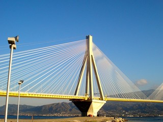 Obraz premium Suspension bridge of Rio - Antirrio that crosses the Corinthian Gulf strait. 