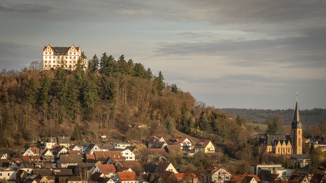 Schloss Lichtenberg im Fischbachtal