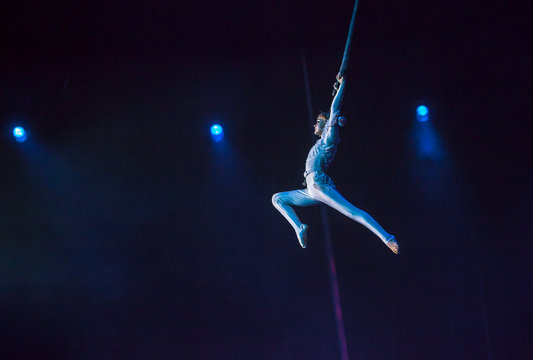 air circus performances in the circus