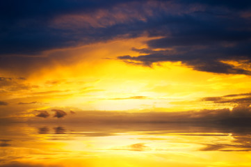 Obraz na płótnie Canvas sunset sky clouds.