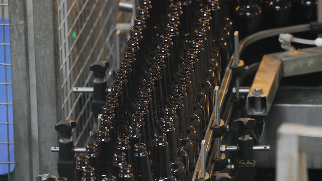 Beer factory lining up bottles