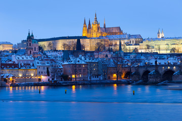 Naklejka na ściany i meble Prague gothic Castle with the Lesser Town and Charles Bridge above River Vltava in the Night, Czech Republic