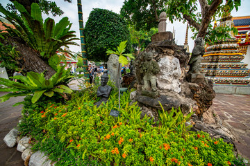 Naklejka premium Garden in Wat Pho Buddhist Temple, Bangkok, Thailand