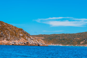 Naklejka premium montanhas e mar