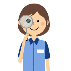 女性店員　虫メガネ